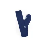 Medias de fútbol Umbro color azul con logo de la marca en blanco.