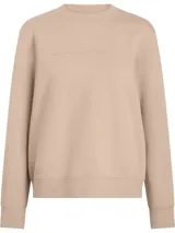 Buzo color beige de corte clásico con cuello redondo, puños y dobladillo acanalados. Presenta un logo institucional estampado en el pecho.