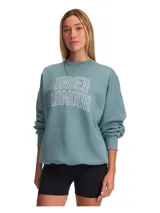 Buzo celeste de Under Armour con logo estampado en el frente.