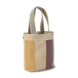 Bolsa matera de tela canvas combinada con división interna para organizar termo y mate. Incluye asa corta de mano.