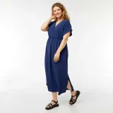 Vestido largo azul marino de punto elástico, con escote en V, mangas cortas y corte evasé.