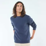 Buzo liso de cuello redondo color azul marino, confeccionado en felpa perchada.