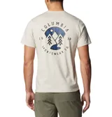 Remera negra de algodón orgánico, con cuello redondo y logo de Columbia estampado en el pecho.