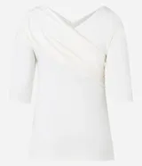 Blusa color crema con escote bardot y mangas 3/4.