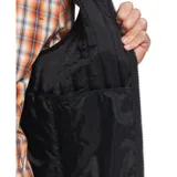 Chaleco negro matelaseado con cierre frontal y cuello alto. Posee bolsillos laterales y un logo pequeño en el pecho.