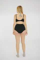 Culotte maternal de doble tejido color beige, de algodón suave con elásticos que no marcan.