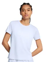 Remera deportiva de mujer Under Armour modelo Launch, color celeste claro, de manga corta y corte clásico.