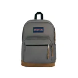 Mochila Jansport Right Pack gris con base de cuero marrón, logo de la marca bordado en el frente y bolsillo frontal con cierre.