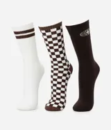 Kit de tres pares de medias de caña larga confeccionadas en algodón. Un par es blanco con dos rayas marrones en la parte superior, otro par tiene un patrón de cuadros blancos y marrones, y el tercer par es marrón liso con un logo bordado en la parte superior.