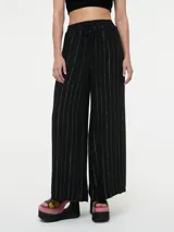 Pantalón recto de diseño a rayas con lurex, con elástico en la pretina.