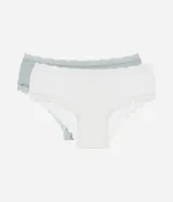 Pack de dos bombachas boyshort en viscosa acanalada, una blanca y otra verde agua, ambas con encaje en la cintura y en las piernas.