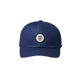 Gorra de béisbol azul marino con logo bordado en blanco.