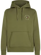 Buzo con capucha verde oliva de Tommy Hilfiger, con logo redondo bordado en el pecho y bandera bordada en el puño. Cuenta con cuello con cordones ajustables y bolsillo de canguro.