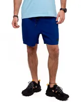 Short de baño azul con cintura elastizada, cordón de ajuste y logo de triángulo amarillo en la pierna derecha.