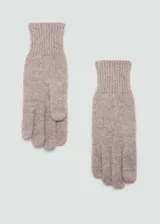 Par de guantes tejidos color beige, con puño acanalado.