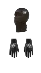 Set de pasamontañas y guantes negros con logo estampado en blanco.