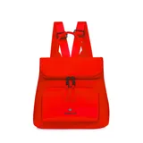 Mochila roja con solapa superior con cierre de cremallera, bolsillo frontal con cierre de cremallera y correas ajustables.