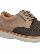 Zapato acordonado Hush Puppies modelo Bangu, color gris topo, con capellada combinada en cuero y tejido de red.