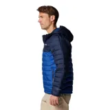 Campera acolchada con capucha, de dos tonos: azul oscuro en la parte superior (hombros y mangas) y azul eléctrico en el torso. Presenta cierre frontal y bolsillos laterales con cremallera.