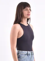 Body negro de lycra con cuello halter y espalda descubierta.