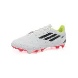 Championes de fútbol Adidas Deportivo III FxG, color blanco con detalles en negro, amarillo y rojo.