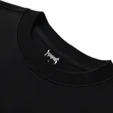 Buzo negro de algodón y poliéster con cuello redondo y puños y cintura acanalados. Estampado frontal con el logo de la marca en letras góticas blancas y la frase "Rockers Underground Culture".