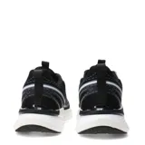 Championes Umbro Vex de hombre, color negro con detalles en blanco y gris. Presentan una capellada de malla transpirable, cordones negros, logo de Umbro en el lateral y una suela gruesa bicolor.