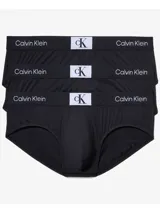 Pack de tres slips negros de Calvin Klein con cintura elástica con logo repetido.
