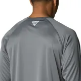 Remera gris de manga larga Columbia Terminal Tackle con logo en el pecho y estampado en la manga.