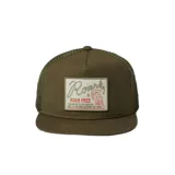 Gorro trucker color verde militar con paneles de malla en la parte trasera y parche bordado con logo de la marca Roark en el frente.
