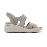 Sandalias Skechers Hands Free Slip-ins: Pier-Lite - Slip On By, color beige, con capellada tejida y plantilla acolchada.