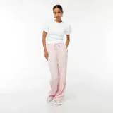 Camiseta blanca de punto con cuello redondo y mangas cortas abullonadas.