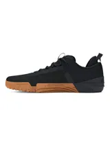 Zapatillas de entrenamiento Under Armour Tribase Reign 6, color negro con suela marrón.