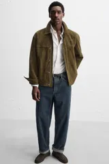 Mocasín de hombre fabricado en piel serraje color marrón.