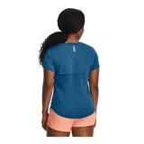 Remera deportiva Under Armour Streaker de mujer, color azul con logo en el ruedo.