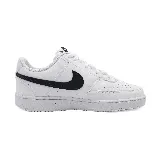 Zapatillas urbanas Nike Court Vision Lo NN, color blanco con logo Swoosh negro en el lateral. Confeccionadas en cuero sintético con perforaciones en la puntera para mayor ventilación y suela de goma con diseño moteado.