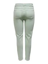 Pantalón de jean color verde claro, de corte recto y tiro alto.