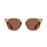 Lentes de sol con montura combinada, parte superior color crema y parte inferior con estampado carey. Lentes marrones y patillas color carey.