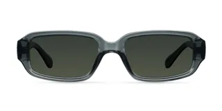 Gafas de sol rectangulares con montura gris y lentes negras polarizadas.