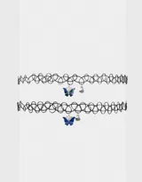 Set de dos chokers elásticos negros con dije de mariposa azul y dije de letras BFF.