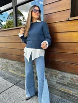 Pantalón de jean celeste de corte wide leg con diseño combinado de dos tonos de denim.