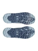 Championes Under Armour Charged Bandit Trail 3, color gris con detalles en verde flúor y suela con patrón de camuflaje. Diseñados para trail running.