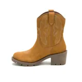 Botín de gamuza color ocre con bordados de estilo western en la caña y el empeine. Tiene taco de madera y suela de goma.