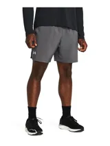 Short deportivo gris de Under Armour modelo Launch 7, con logo reflectivo en la pierna izquierda.