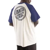 Remera blanca con mangas raglán azul marino y logo de Santa Cruz estampado en el pecho.