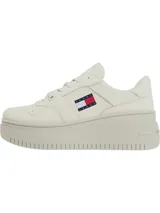 Zapatillas deportivas Tommy Jeans color crema, con plataforma gruesa y logo de la marca en el lateral.