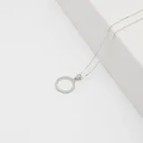 Conjunto de plata 925 con dije circular con circonias y cadena veneciana.