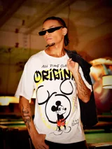 Remera blanca de algodón con estampado de Mickey Mouse y texto "All Time Classic Original".