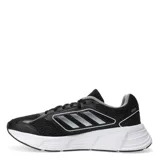 Zapatillas deportivas de Adidas en color negro con detalles grises, diseñadas para comodidad y soporte.