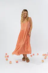 Vestido largo negro de gasa de algodón con breteles finos y escote en V.